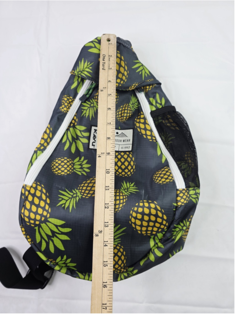 KAVU Outdoor Wear PINEAPPLE Rope SHOULDER Sling BAG Tote HIKING BACKPACK - Picture 2 of 5